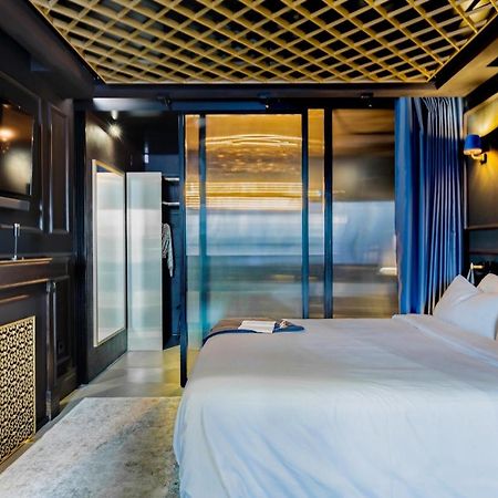 Suite Shibari By Justine Apartments Sobria Elegante Y Pecaminosa Apartamento Turistico En Madrid Rio المظهر الخارجي الصورة